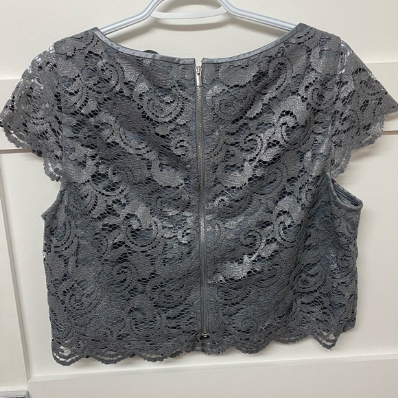 Silver lace crop top - Picture 4 of 4